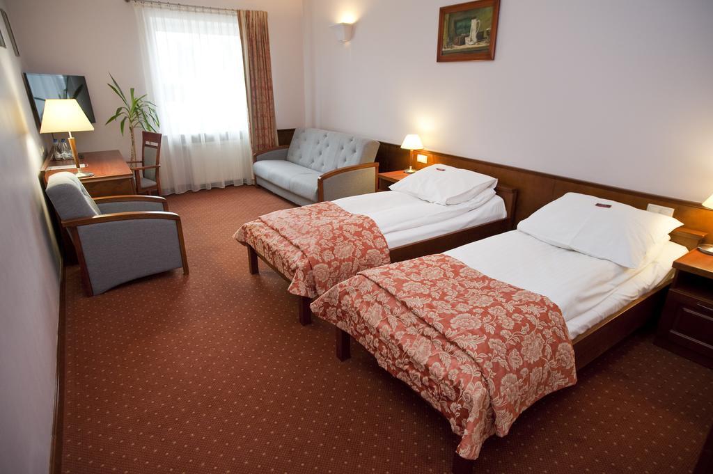 Eurohotel Swarzędz Esterno foto